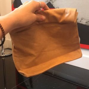 Leather lunch bag with magnetic closure